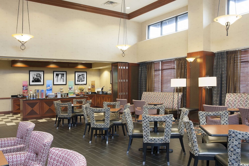 Hampton Inn and Suites Indianapolis Fishers - photo 36
