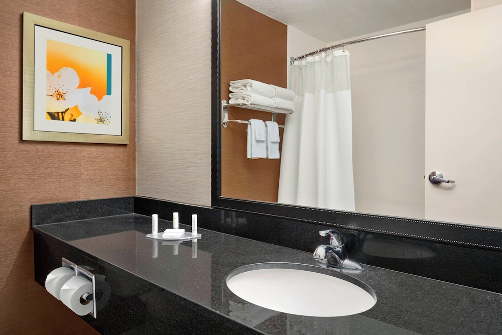 Fairfield Inn & Suites by Marriott Lima - photo 16