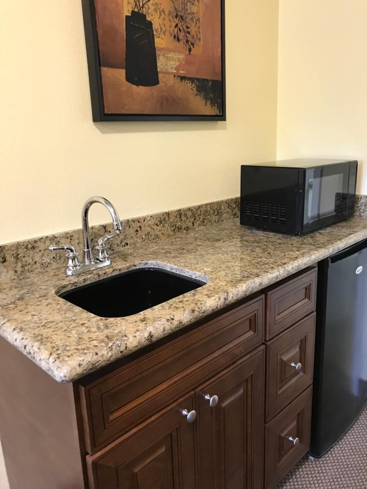 Hacienda Motel - photo 19