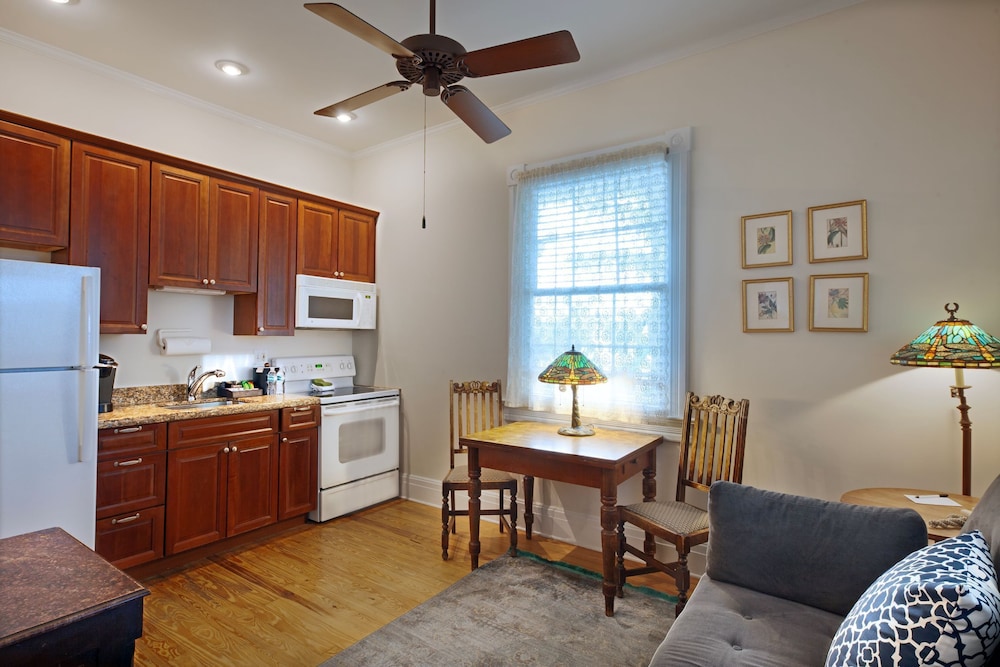 Island City House Hotel - photo 12