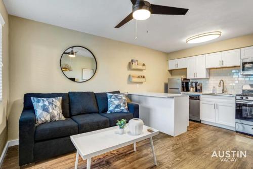 Get Comfy Memory Foam Beds and Tub in Central ATX — 4-Star Luxury Hotel in Austin, United States