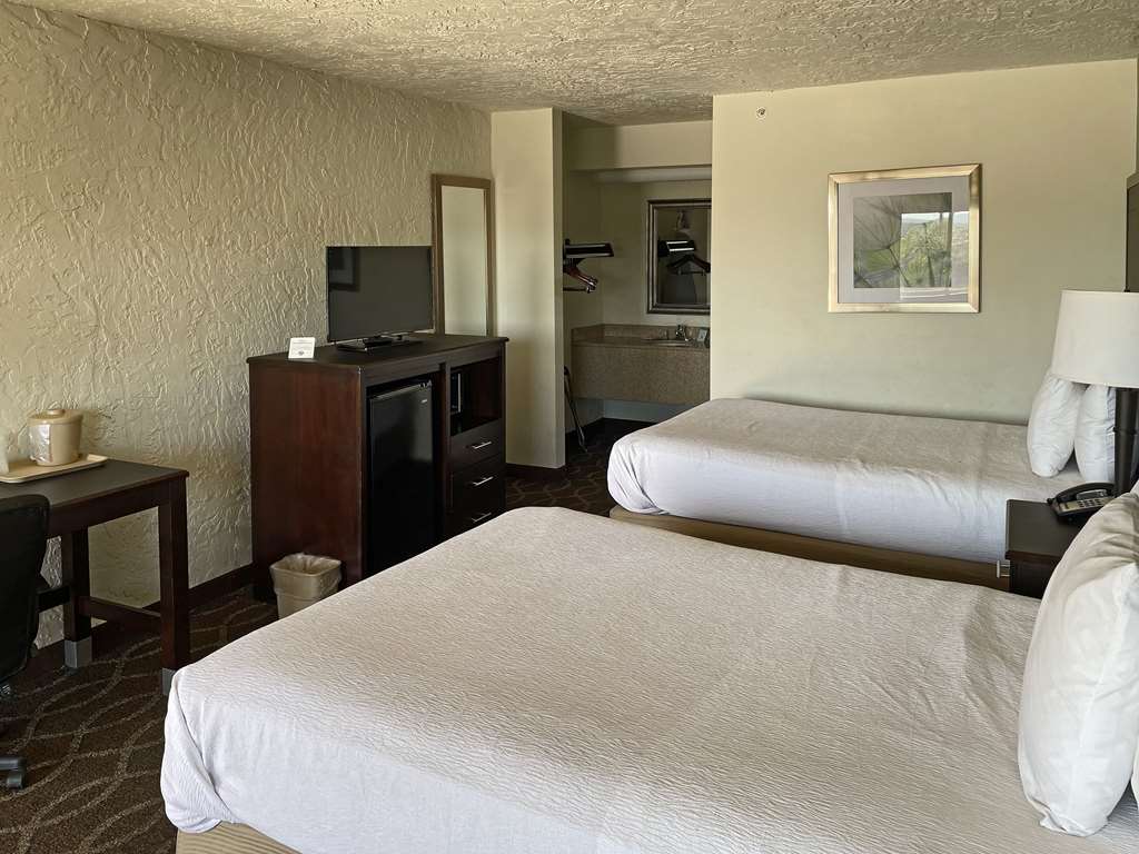 Quality Inn Clinton North - photo 8