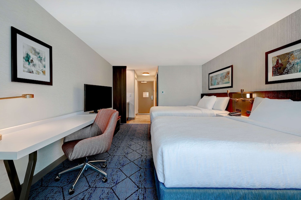 Hilton Garden Inn Cedar Rapids - photo 20