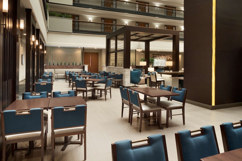 Embassy Suites by Hilton Columbus - photo 34