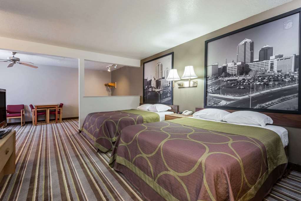 Super 8 by Wyndham Bernalillo - photo 13