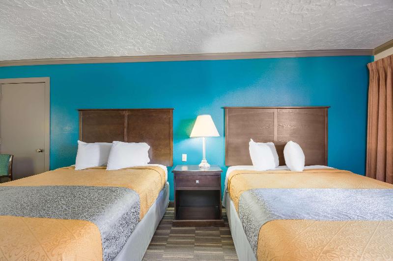 Econo Lodge Inn & Suites Oklahoma City - photo 20