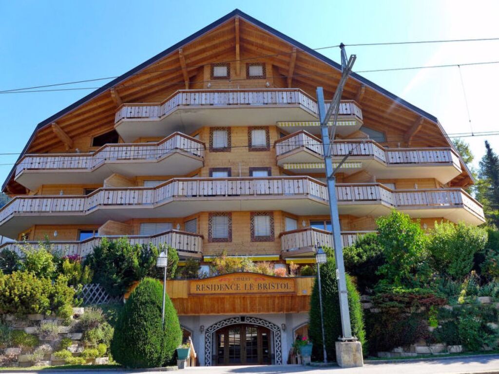 Apartment Résidence Bristol 4 by Interhome — 4-Star Luxury Hotel in Ollon, Switzerland