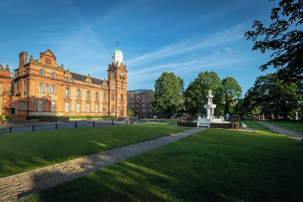 Clayton Hotel Ballsbridge — 4-Star Luxury Hotel in Dublin, Republic of Ireland