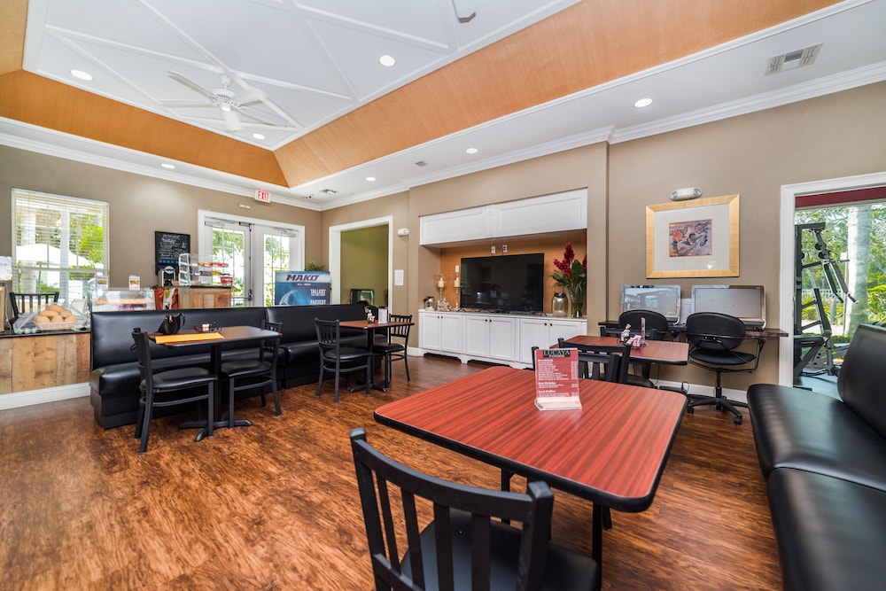 Lucaya Village Gorgeous Townhome - photo 24