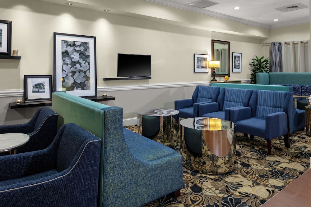 Hampton Inn & Suites Concord Charlotte - photo 4