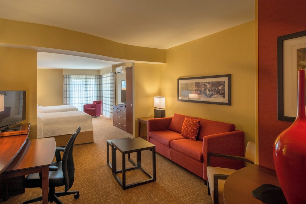 Courtyard by Marriott Charleston Downtown Civic Center - photo 14