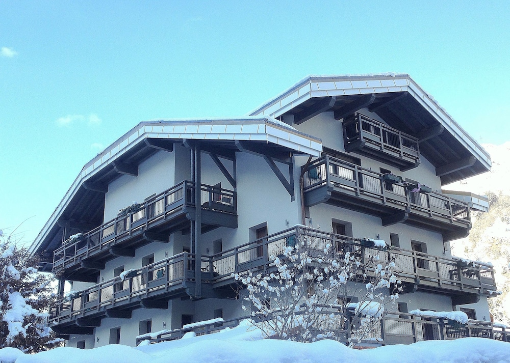 Hôtel Altis Val Vert in Les Allues, France