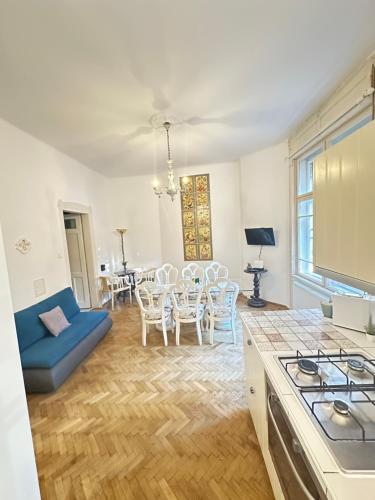 Heritage Harmony With Free Parking — 4-Star Luxury Hotel in Budapest, Hungary