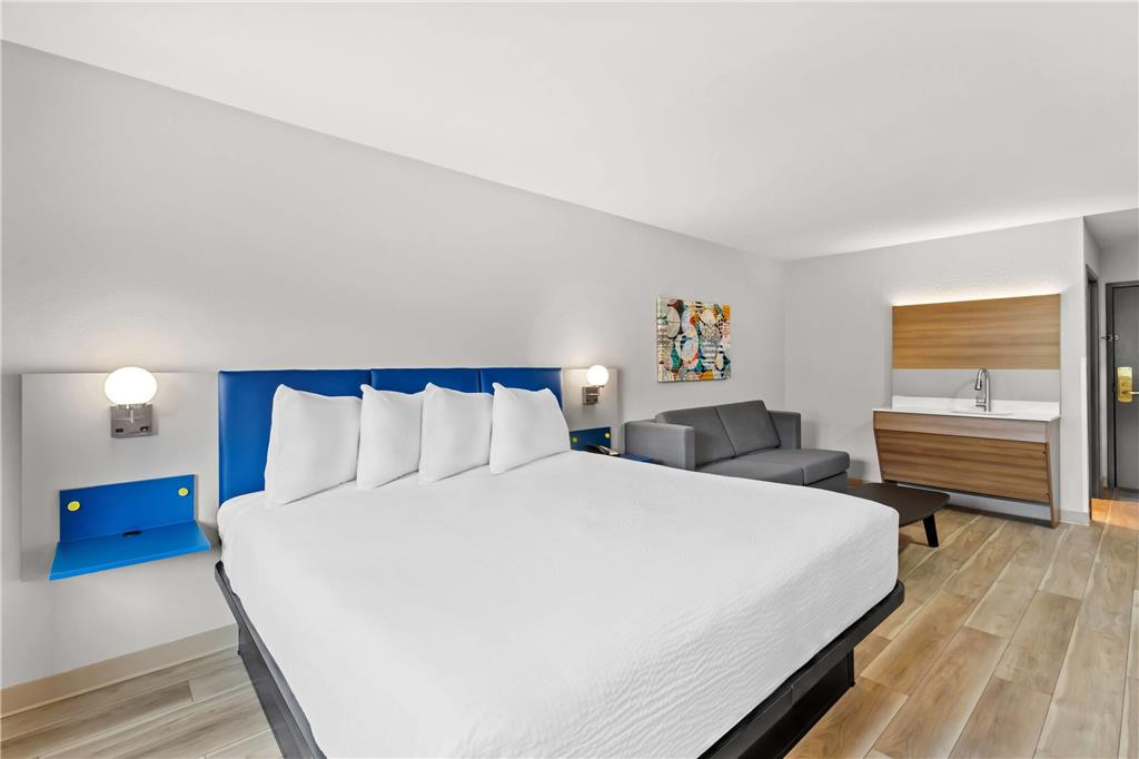Microtel Inn & Suites by Wyndham Norcross - photo 29