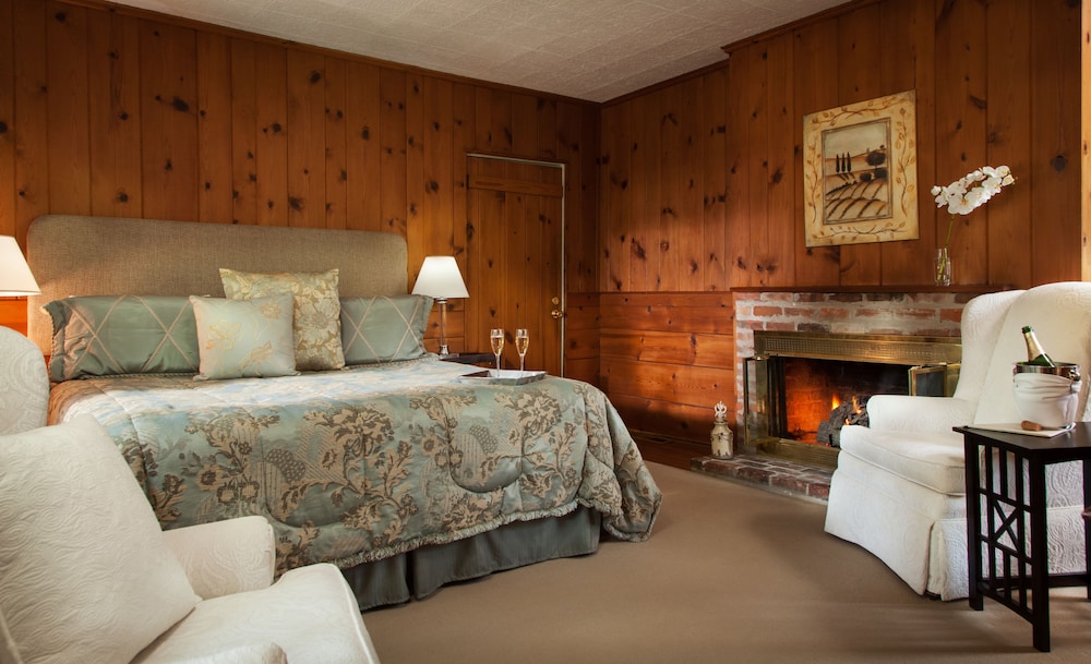 1906 Pine Crest Inn - photo 24