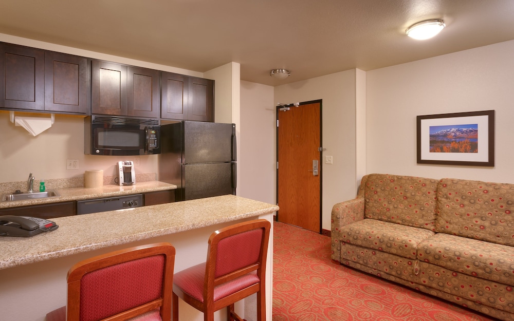Holiday Inn Express & Suites Orem North Provo by IHG - photo 14