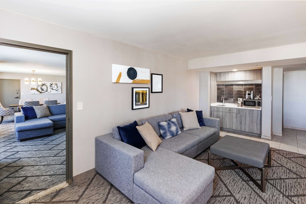 DoubleTree by Hilton Tulsa Downtown - photo 40
