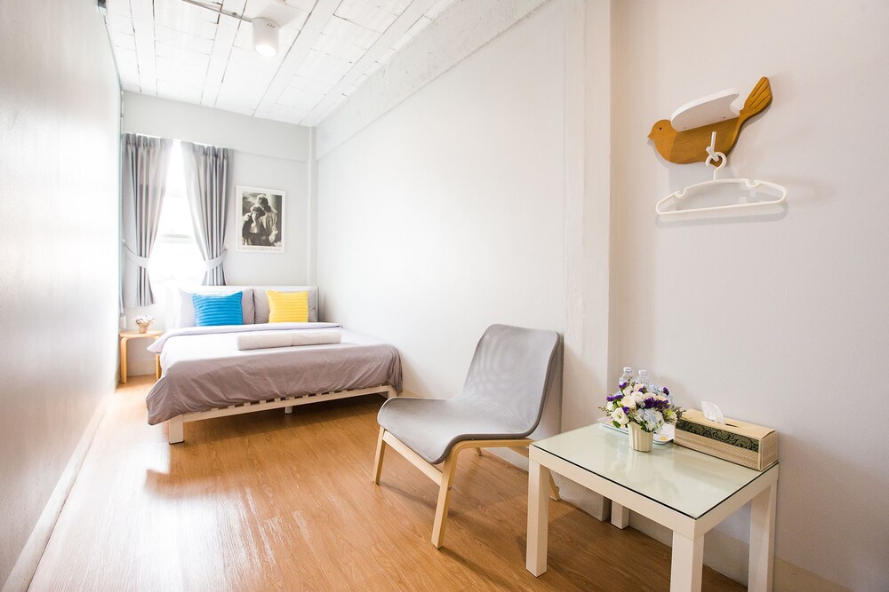 Cubic Bangkok Hostel