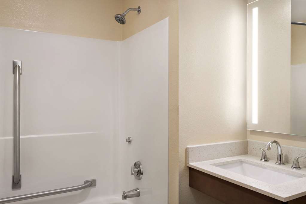 AmericInn by Wyndham Dodgeville - photo 17