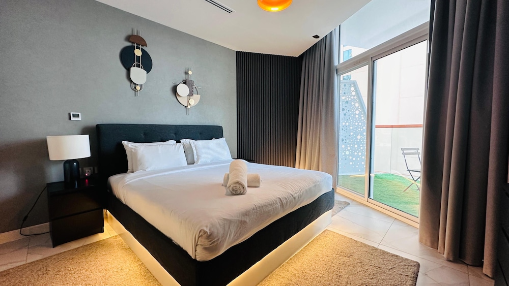 Premium 2 Bedroom with Burj Khalifa and Canal view in Millennium Binghatti Residence — 4-Star Luxury Hotel in Dubai, United Arab Emirates
