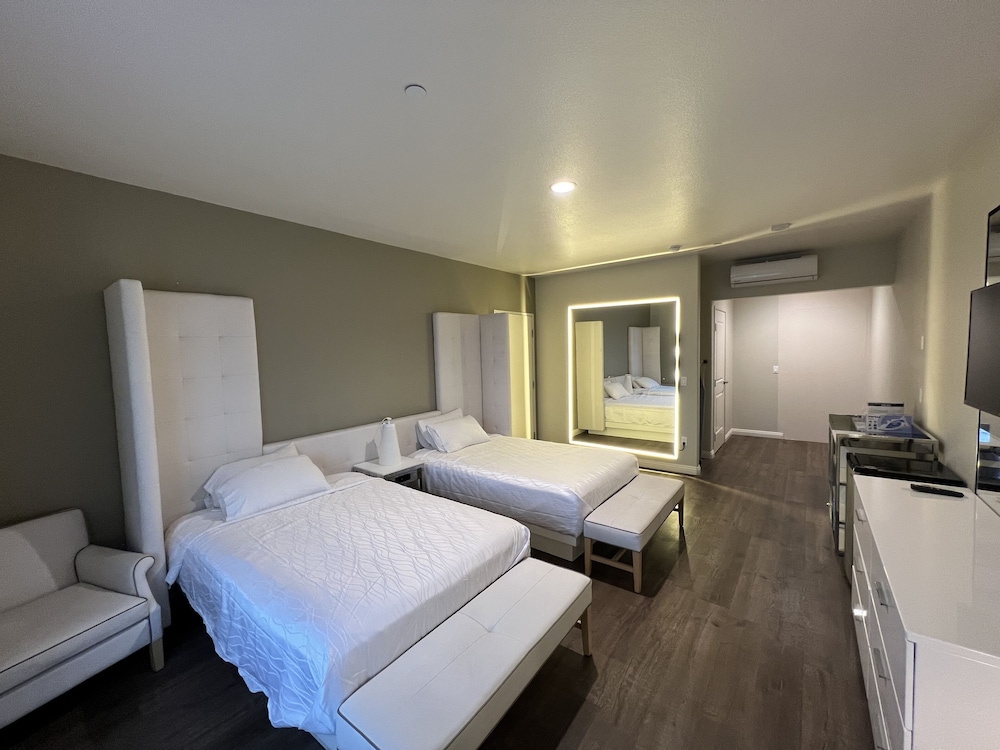 Aspire Inn & Suites Orange - photo 13