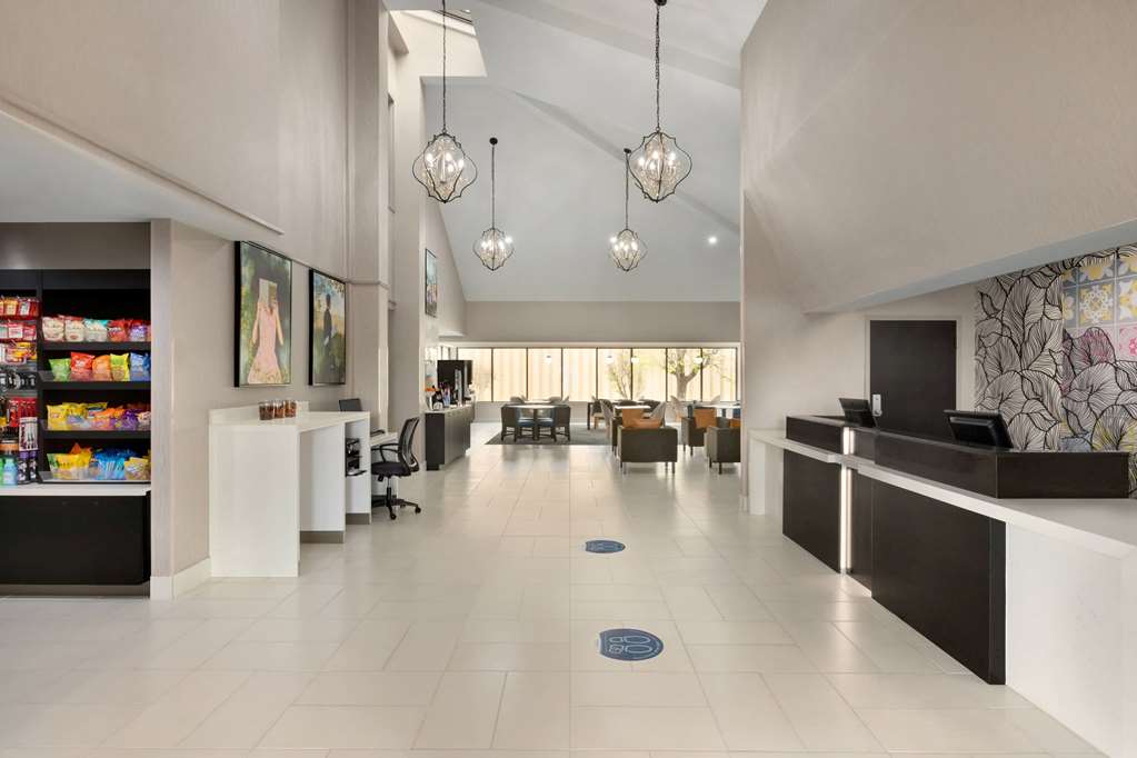 La Quinta Inn & Suites by Wyndham Dothan - photo 7