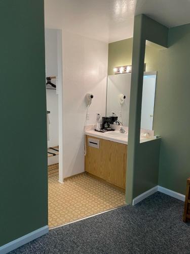 Murphey's Motel LLC - photo 15
