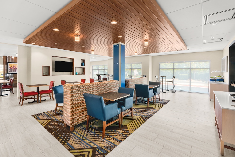 Holiday Inn Express & Suites Suisun City by IHG - photo 34