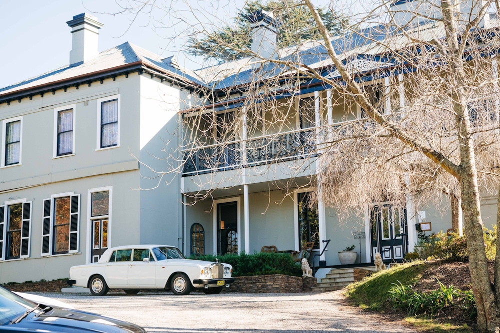 Hotel Etico at Mount Victoria Manor in Blackheath, Australia