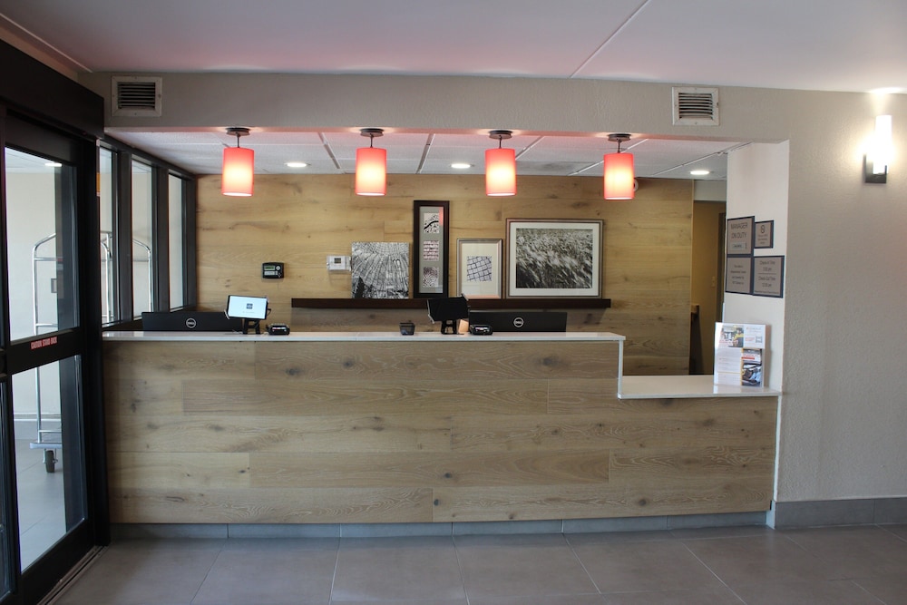 Country Inn & Suites By Radisson Dunbar Charleston - photo 3