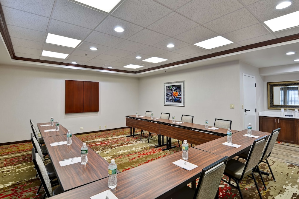 Hampton Inn Albany Wolf Road - photo 36