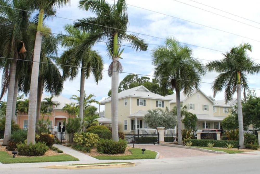 Coral Palm by Avantstay Key West Walkable Gated Community & Shared Pool - photo 14