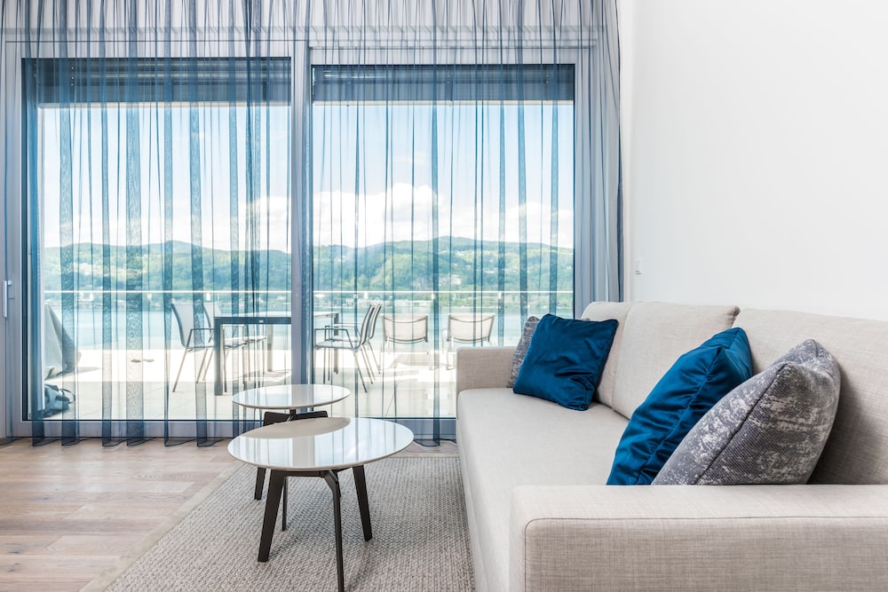 Hermitage Apartments — 4-Star Luxury Hotel in Maria Woerth, Austria
