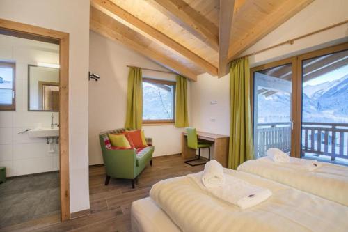 Chalet Veenroos — 4-Star Luxury Hotel in Neukirchen Am Grossvenediger, Austria