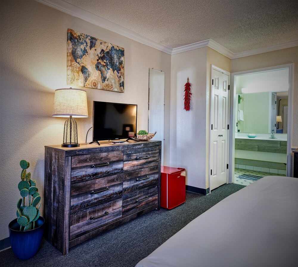 San Mateo Inn - photo 13
