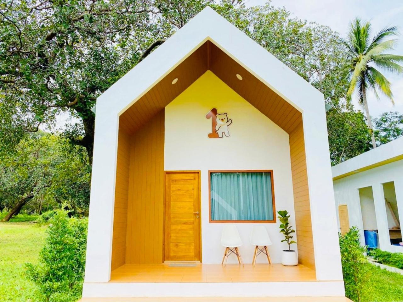 Sea Bear Resort ซีแบร์รีสอร์ต in Ranong, Thailand