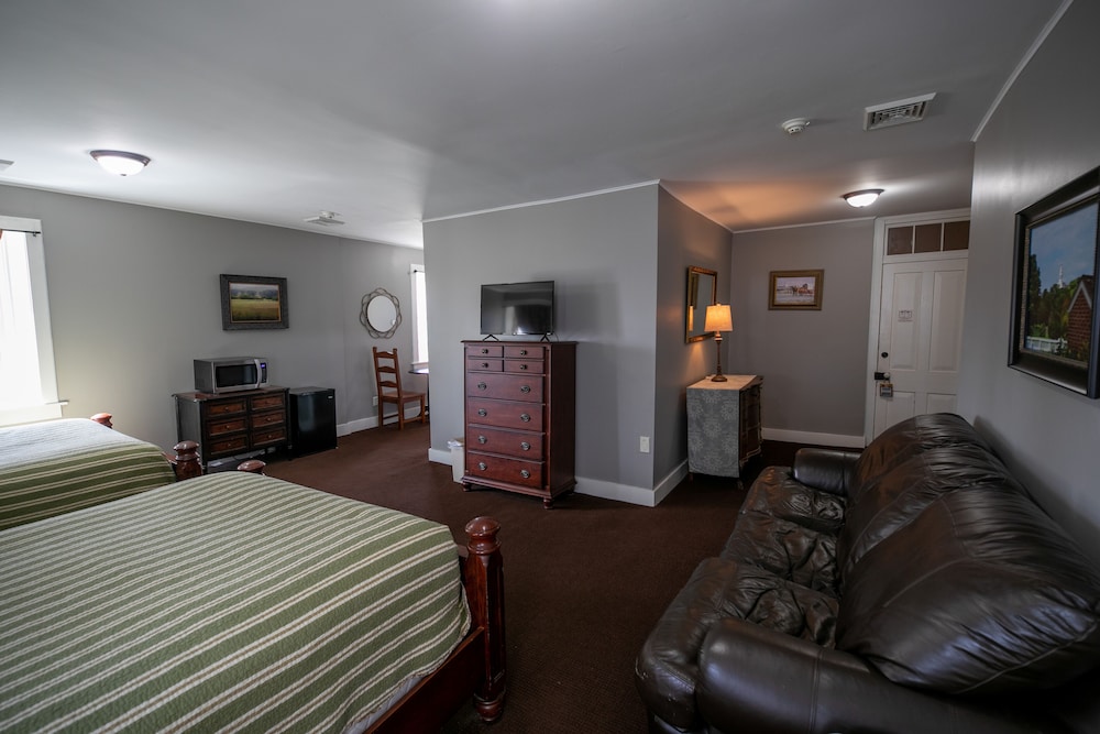 Nauvoo Temple House Hotel - photo 26