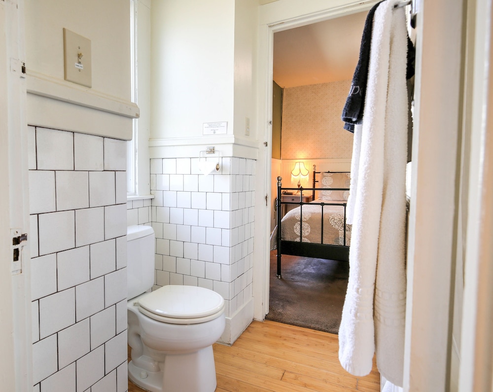 Hotel Charlotte - photo 22