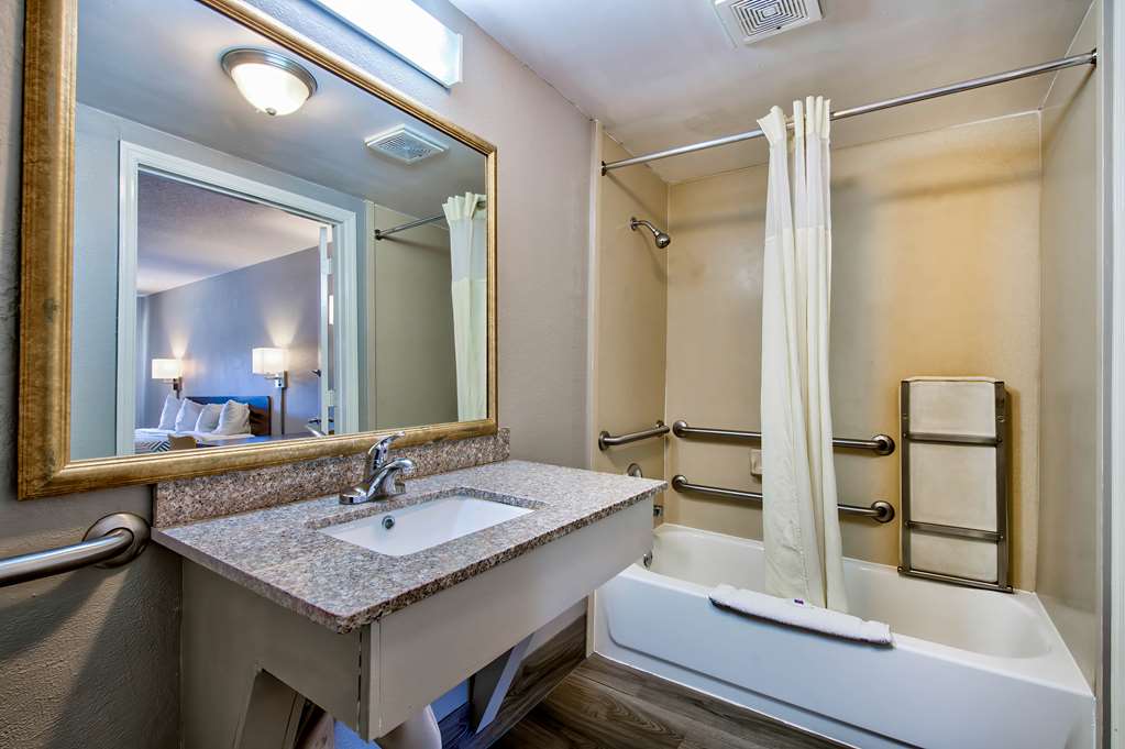 Motel6 Birmingham AL Medical Center - photo 20