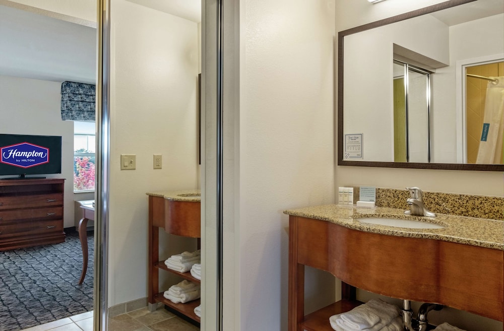 Hampton Inn & Suites Rockland - photo 30