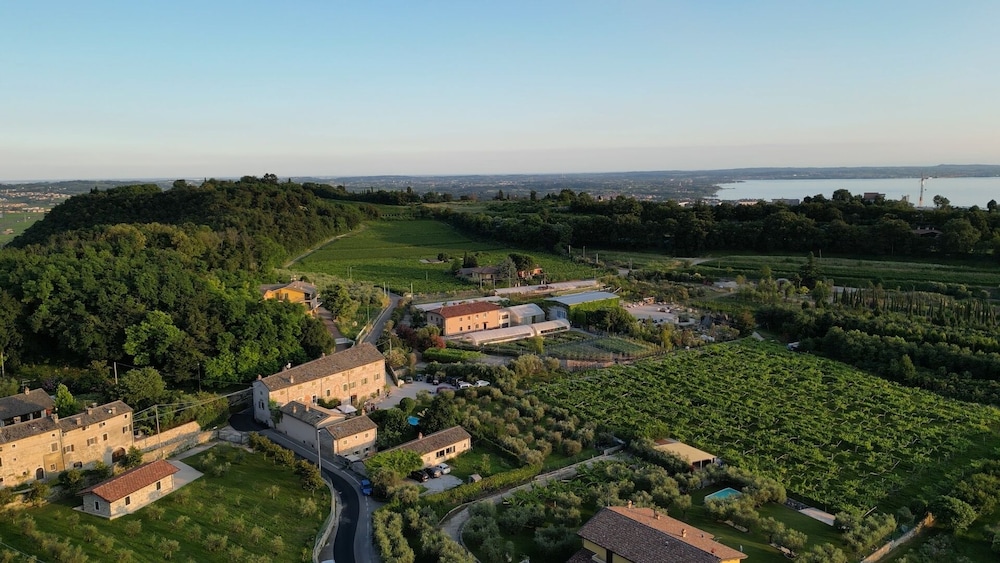Corte Castello - carbon neutral hotel in Affi