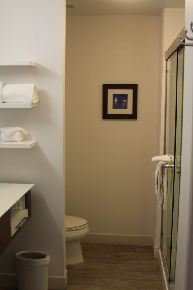 Hampton Inn Pratt - photo 25