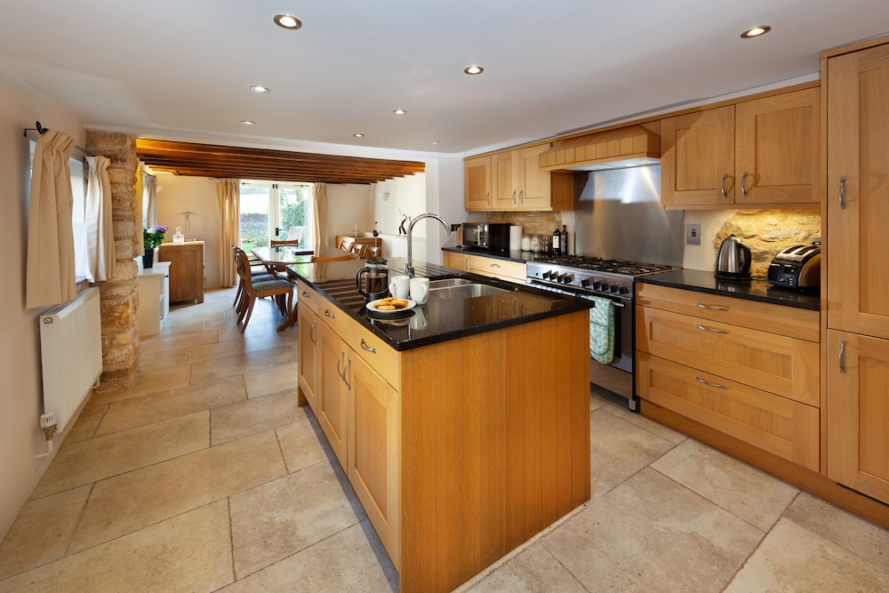 Camside Chipping Campden Taswell Retreats — 4-Star Luxury Hotel in Chipping Campden, United Kingdom
