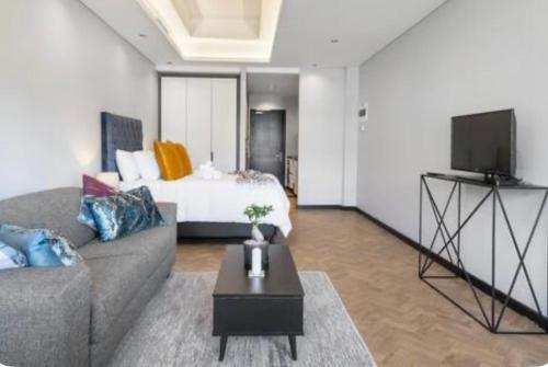 Deluxe Studio City Charm Loadshedding Free