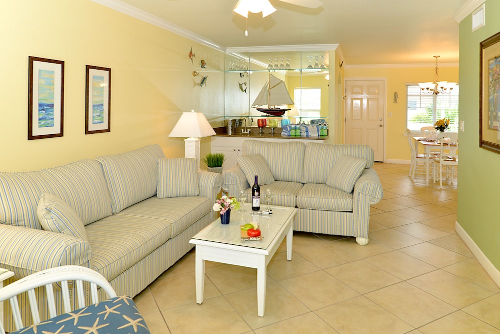 Barefoot Beach Resort - photo 22