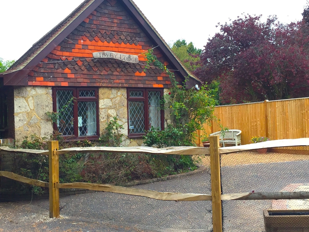 Tovey Lodge 5809780 — Hassocks