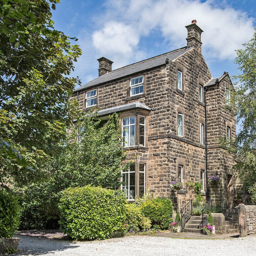 Sheriff Lodge — 4-Star Luxury Hotel in Matlock, United Kingdom