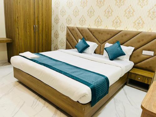 Hotel Vk 22 in Pithampur, India