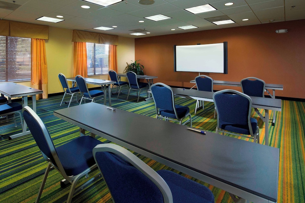Fairfield by Marriott Inn & Suites Charleston Airport Convention Center - photo 40