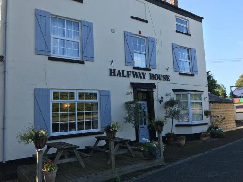 Halfway House — 4-Star Luxury Hotel in Great Malvern, United Kingdom